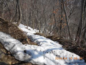 27.4.10西口登山道の状況